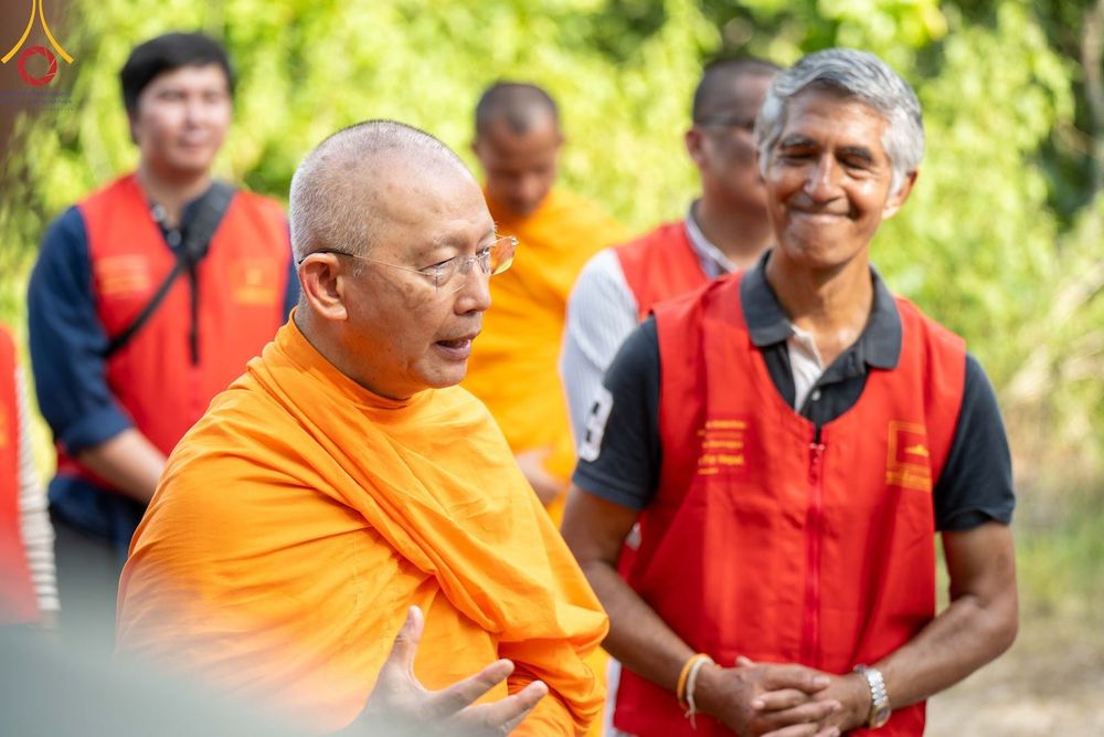 ภาพ No.348066:วันที่ 8 กันยายน พ.ศ.2569 พระธรรมฑูตไทย สายอินเดีย เนปาล พร้อมด้วยคณะสงฆ์เนปาล  วัดไทยลุมพินี วัดพระธรรม และมูลนิธิธรรมกาย ร่วมช่วยเหลือผู้ประสบภัยน้ำท่วมประเทศเนปาล