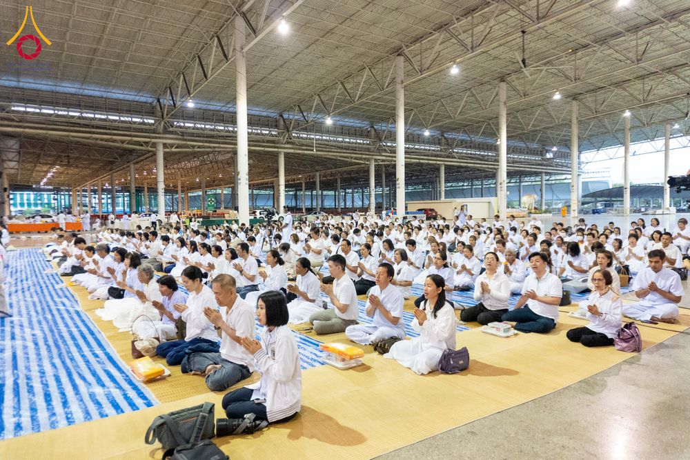 ภาพ No.279065:วันที่ 2 มกราคม พ.ศ.2569 พิธีถวายภัตตาหารเป็นสังฆทาน แด่พระธรรมยาตรา ณ วัดพระธรรมกาย ปทุมธานี ในโครงการธรรมยาตรา กตัญญูบูชา มหาปูชนียาจารย์ พระมงคลเทพมุนี(สด จนฺทสโร) พระผู้ปราบมาร อนุสรณ์สถาน 7 แห่ง ปีที่ 14