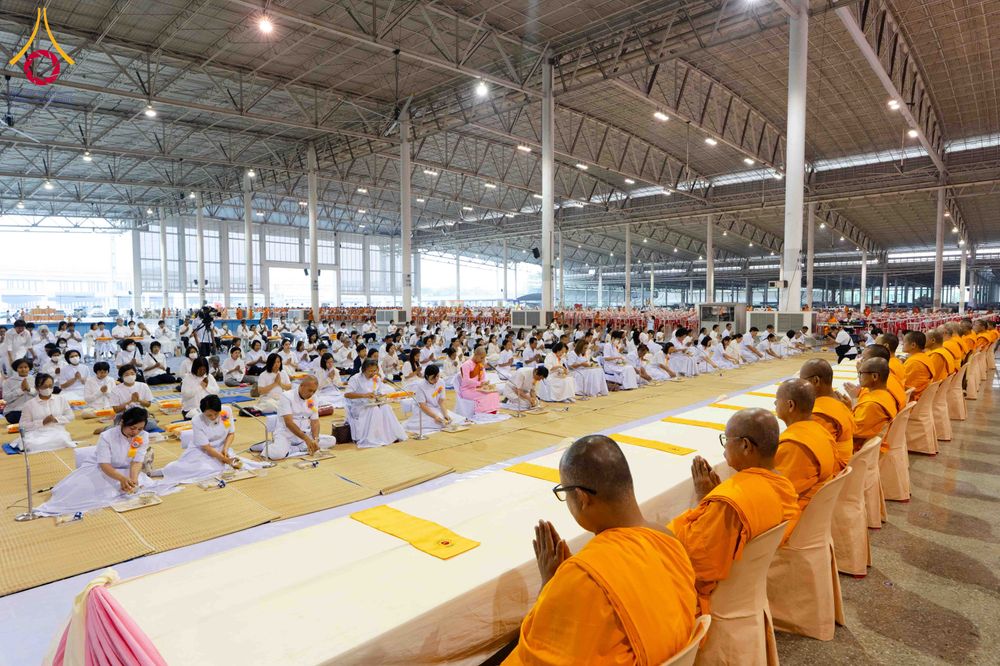 ภาพ No.306242:วันที่ 30 มกราคม พ.ศ. 2569 พิธีถวายภัตตาหารเป็นสังฆทาน แด่พระธรรมยาตรา ณ วัดพระธรรมกาย  จังหวัดปทุมธานี ในโครงการธรรมยาตรา กตัญญูบูชา มหาปูชนียาจารย์ พระมงคลเทพมุนี(สด จนฺทสโร) พระผู้ปราบมาร อนุสรณ์สถาน 7 แห่ง ปีที่ 14