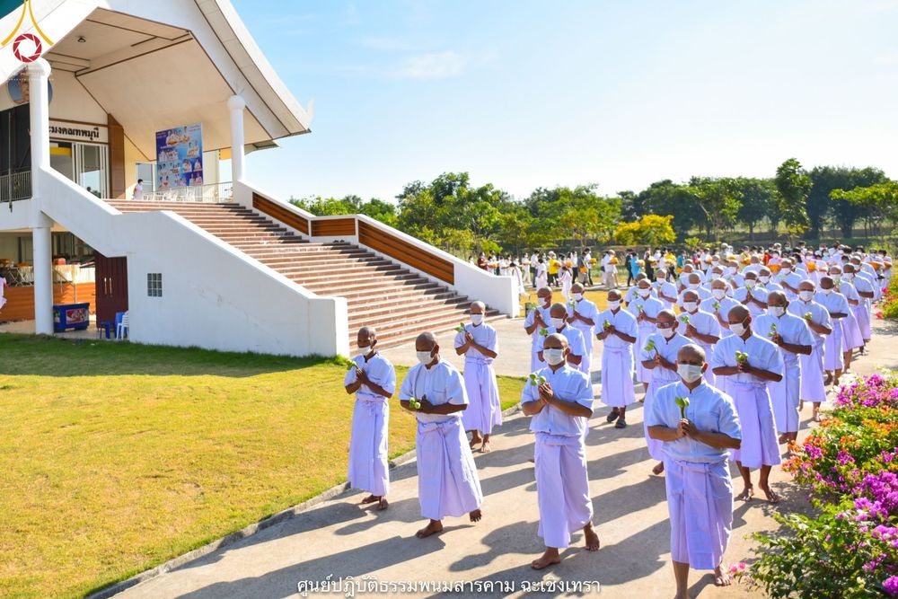 ภาพ No.39601:พิธีตัดปอยผม ปลงผม ขอขมารับผ้าไตรและพิธีบรรพชา ในโครงการอุปสมบท บูชาธรรมมหาปูชนียาจารย์ ประจำปี 2564 ชุดที่ 3