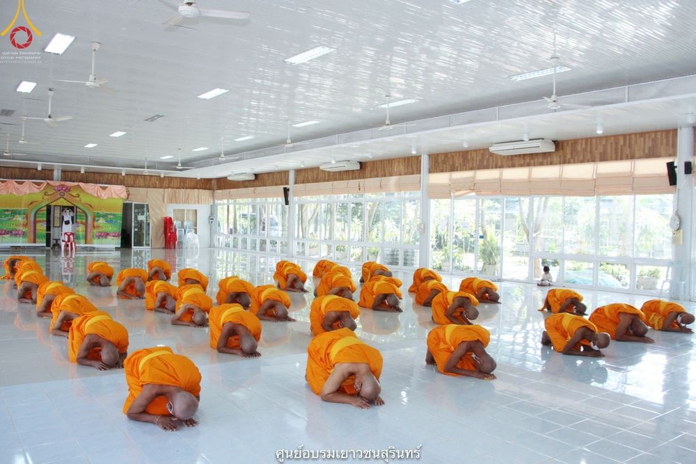 ภาพ No.40964:พิธีตัดปอยผม ปลงผม ขอขมารับผ้าไตรและพิธีบรรพชา ในโครงการอุปสมบท บูชาธรรมมหาปูชนียาจารย์ ประจำปี 2564 ชุดที่ 18