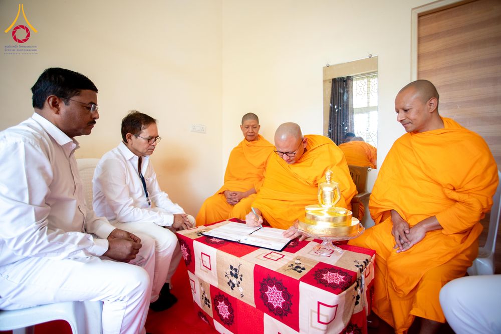 ภาพ No.283727:วันที่ 6-7 ธันวาคม พ.ศ. 2568  พิธีรับมอบหนังสือแสดงเจตจำนงถวายสิทธิครอบครองและใช้ประโยชน์วัดสันติวัน เมืองนาคปูร์  พิธีจุดโคมประทีปถวายเป็นพุทธบูชา และอุทิศบุญกุศลแด่ ดร.บี.อาร์. อัมเบดการ์  พิธีบูชาข้าวพระถ่ายทอดสดจากประเทศไทย