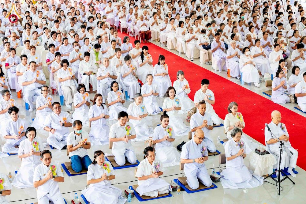 ภาพ No.346589:วันอาทิตย์ที่ 30 สิงหาคม พ.ศ.2569 พิธีทอดผ้าป่า สวดธรรมจักรกัปปวัตนสูตรกลั่นแผ่นดินโปรยรัตนชาติ  สถาปนาองค์พระเจดีย์เพื่อสร้างสันติภาพโลก  ณ ศูนย์ปฏิบัติธรรมพนมสารคาม (เพชรตะวัน) จังหวัดฉะเชิงเทรา