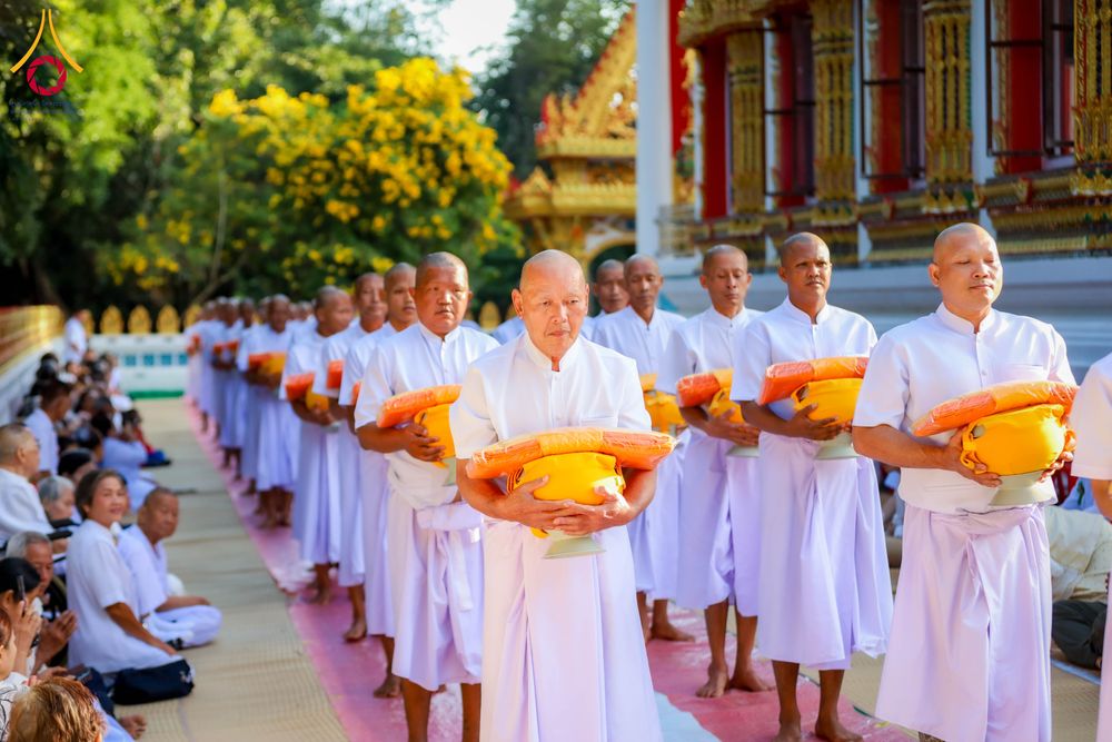 ภาพ No.285394:วันเสาร์ที่ 6 ธันวาคม พ.ศ.2568  พิธีอุปสมบทหมู่ ธรรมทายาท รุ่นบูชาธรรมมหาปูชนียาจารย์ ประจำปี 2568  ณ วัดเกาะแก้วประชานุรักษ์ ต.ชัยนาม อ.วังทอง จ.พิษณุโลก