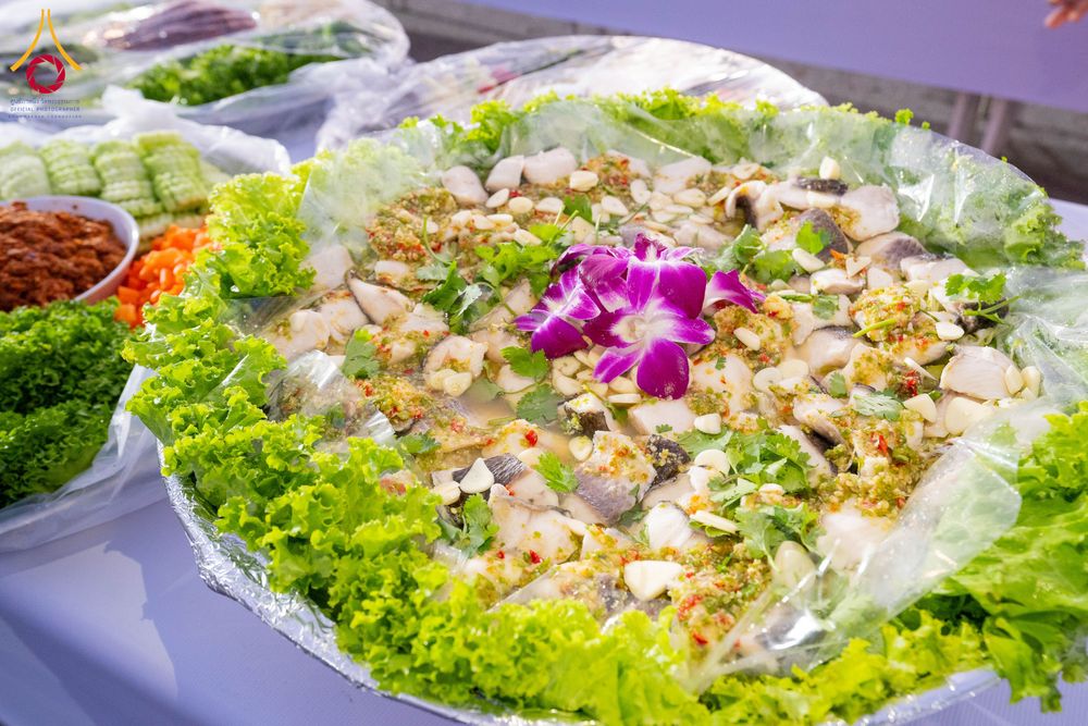 ภาพ No.288331:วันที่ 5 มกราคม พ.ศ. 2569 พิธีถวายภัตตาหารเป็นสังฆทาน แด่พระธรรมยาตรา ในโครงการธรรมยาตรา กตัญญูบูชา มหาปูชนียาจารย์ พระมงคลเทพมุนี(สด จนฺทสโร) พระผู้ปราบมาร อนุสรณ์สถาน 7 แห่ง ปีที่ 14 ณ อนุสรณ์สถานมหาวิหารพระมงคลเทพมุนี (โลตัสแลนด์) อ.สองพี่น้อง จ.สุพรร