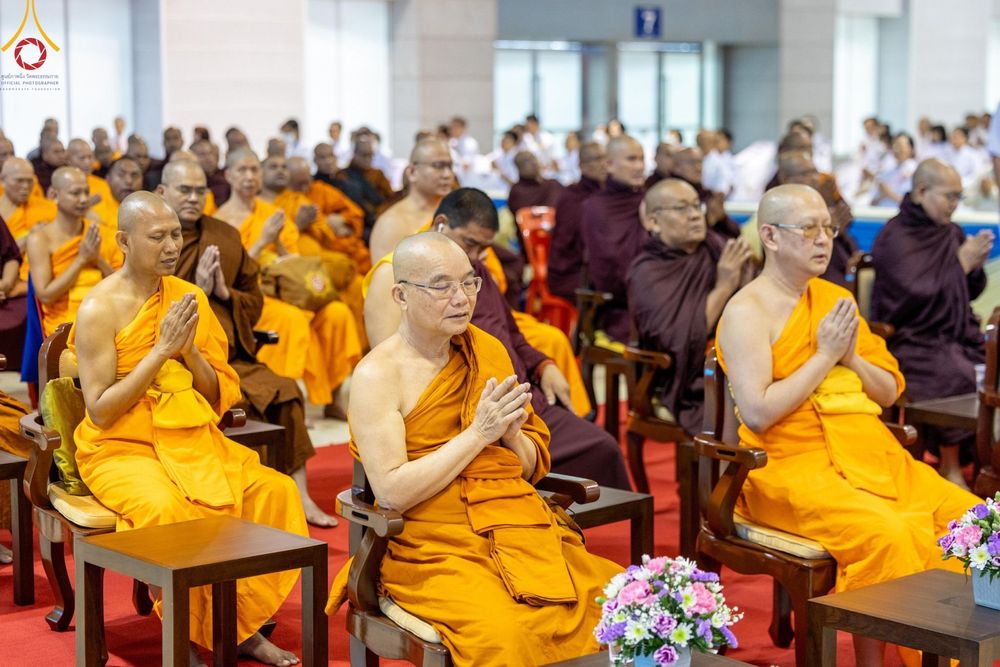 ภาพ No.207405:พิธีตักบาตร และปฏิบัติธรรมช่วงสาย ในวันมาฆบูชา วันพุธที่ 12 กุมภาพันธ์ พ.ศ. 2568 ณ วัดพระธรรมกาย จังหวัดปทุมธานี