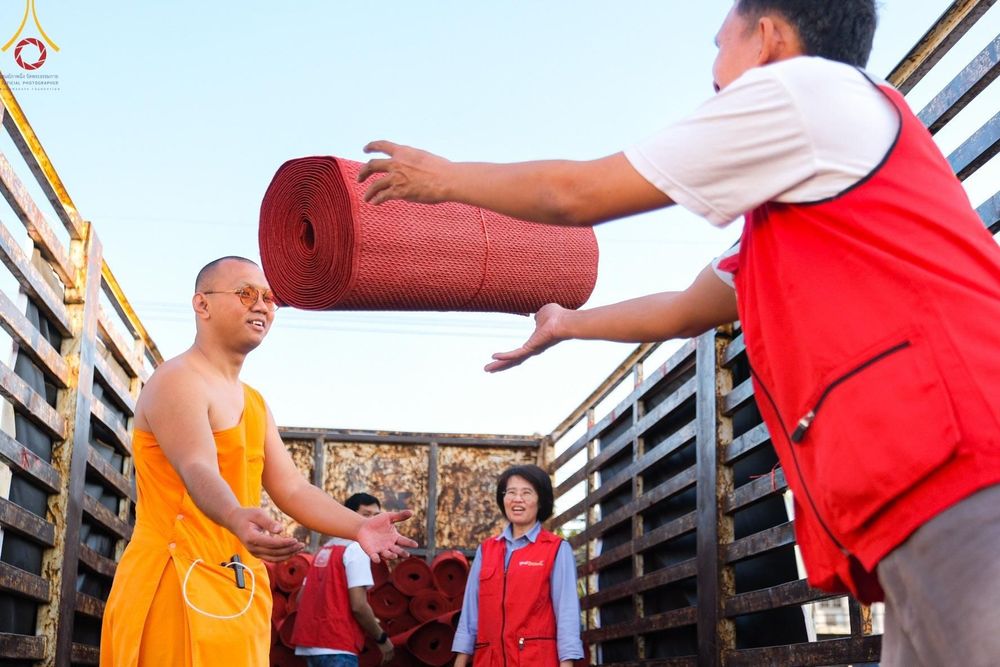 ภาพ No.191575:V.49 สารพัดV สารพัดดี ที่ธรรมยาตรา ในโครงการธรรมยาตรา กตัญญูบูชา มหาปูชนียาจารย์ พระมงคลเทพมุนี(สด จนฺทสโร) พระผู้ปราบมาร อนุสรณ์สถาน 7 แห่ง ปีที่ 13 ระหว่างวันที่ 2-31 มกราคม พ.ศ. 2568