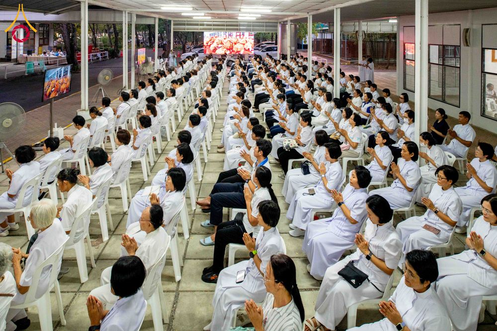 ภาพ No.314575:วันศุกร์ที่ 20 มีนาคม พ.ศ. 2569 พิธีบำเพ็ญกุศล คุณพ่อณรงค์ จินตมากุล โยมบิดา พระครูปลัดรัตนวีรวัฒน์ (รังสฤษดิ์ อิทฺธิจินตโก) ที่ปรึกษาเจ้าคณะจังหวัดปทุมธานี เจ้าอาวาสวัดพระธรรมกาย  ณ ห้องปลูกศรัทธา 2 วัดพระธรรมกาย ปทุมธานี