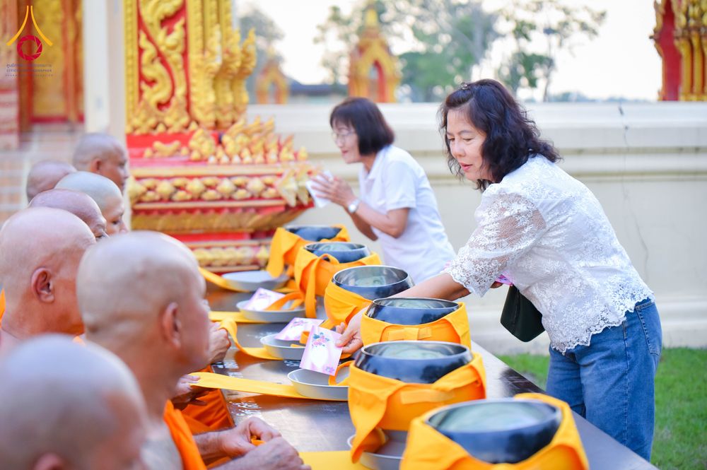 ภาพ No.285178:วันเสาร์ที่ 6 ธันวาคม พ.ศ.2568  พิธีอุปสมบทธรรมทายาท โครงการบรรพชาอุปสมบทหมู่  รุ่นบูชาธรรมมหาปูชนียาจารย์ ประจำปี 2568 ศูนย์ปฏิบัติธรรมและศูนย์อบรมเยาวชนเพชรบุรี อ.ท่ายาง จ.เพชรบุรี ณ วัดศีลคุณาราม อ.เขาย้อย เพชรบุรี