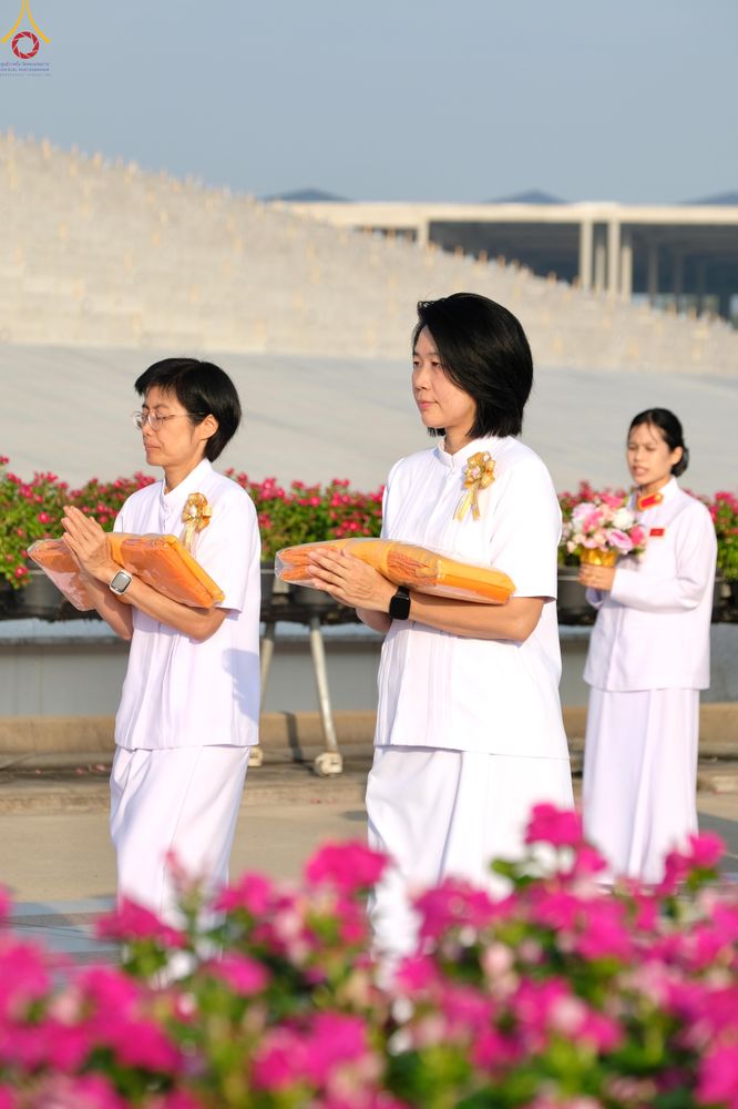 ภาพ No.330432:วันวิสาขบูชา อาทิตย์ที่ 31 พฤษภาคม พ.ศ.2569 พิธีเวียนประทักษิณ และพิธีวันทาเจดีย์ ณ พระมหาธรรมกายเจดีย์ วัดพระธรรมกาย จังหวัดปทุมธานี