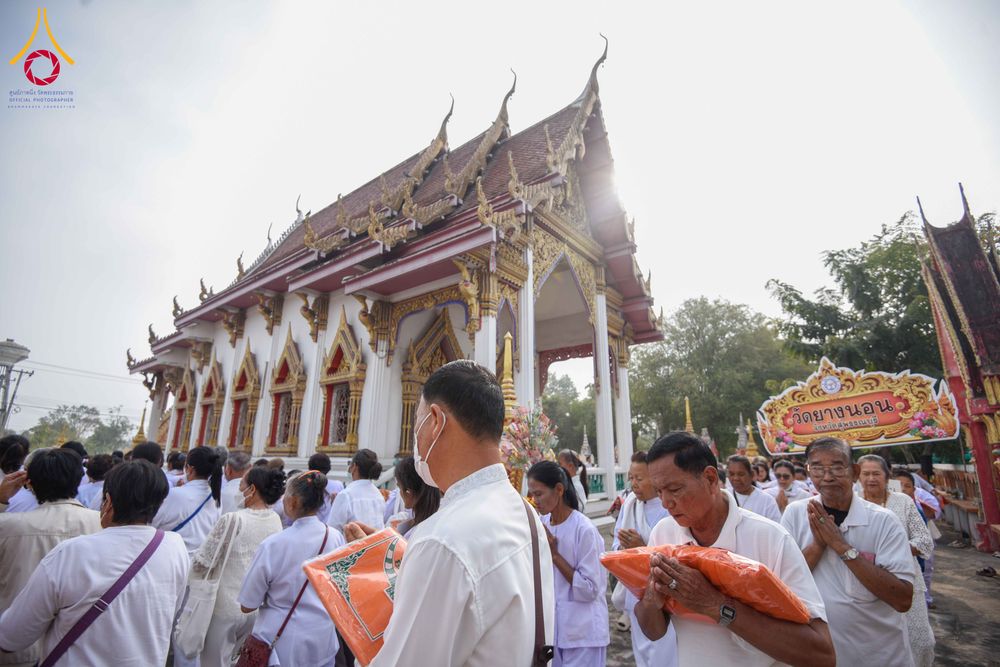 ภาพ No.298967:วันที่ 20 มกราคม พ.ศ. 2569 พิธีทอดผ้าป่าทำนุบำรุงศาสนสถาน ณ วัดใหม่นพรัตน์ ต.เนินพระปรางค์ อ.สองพี่น้อง จ.สุพรรณบุรี ในโครงการธรรมยาตรา กตัญญูบูชา มหาปูชนียาจารย์ พระมงคลเทพมุนี(สด จนฺทสโร) พระผู้ปราบมาร อนุสรณ์สถาน 7 แห่ง ปีที่ 14