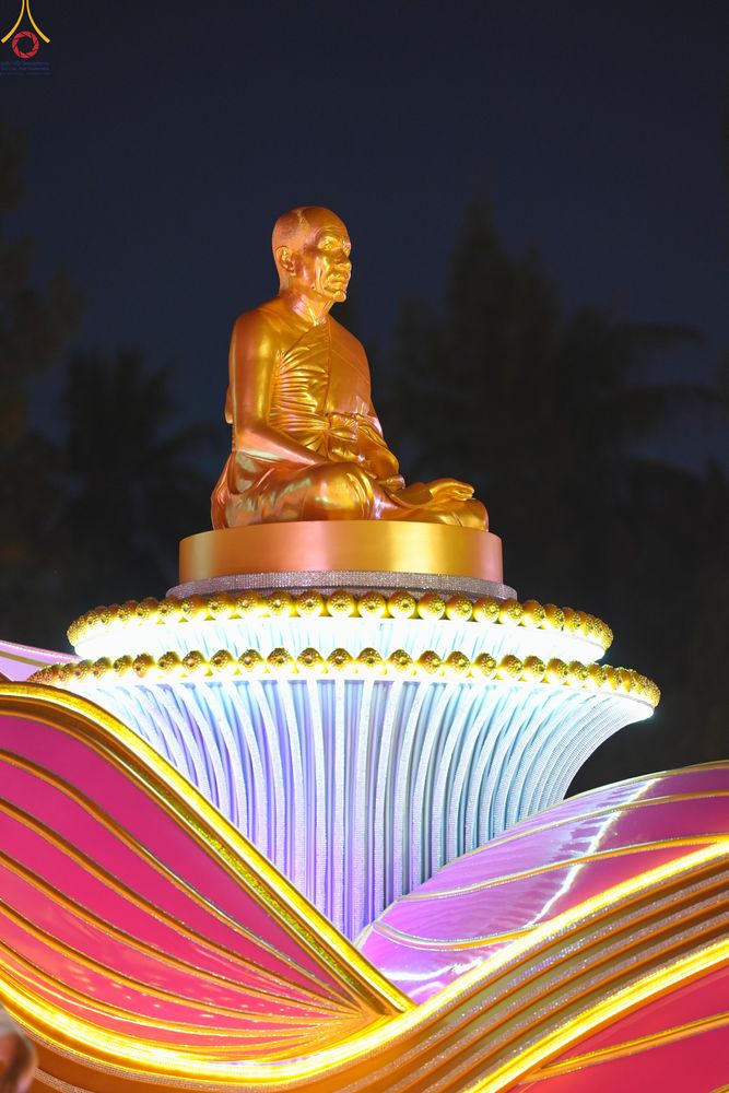 ภาพ No.292192:วันที่ 10 มกราคม พ.ศ. 2569 พิธีจุดประทีปถวายเป็นพุทธบูชา และบูชาธรรมมหาปูชนียาจารย์  ณ อนุสรณ์สถานคลองบางนางแท่น อ.สามพราน จ.นครปฐม ในโครงการธรรมยาตรา กตัญญูบูชา มหาปูชนียาจารย์ พระมงคลเทพมุนี(สด จนฺทสโร) พระผู้ปราบมาร อนุสรณ์สถาน 7 แห่ง ปีที่ 14