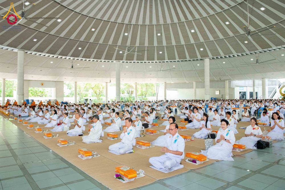 ภาพ No.326721:วันที่ 1 พฤษภาคม พ.ศ.2569 พิธีบุพเปตพลี ครั้งที่ 181 ร่วมอุทิศบุญแด่หมู่ญาติที่ล่วงลับไปแล้ว และสืบทอดอายุพระพุทธศาสนา ณ หอฉันคุณยายอาจารย์ฯ วัดพระธรรมกาย