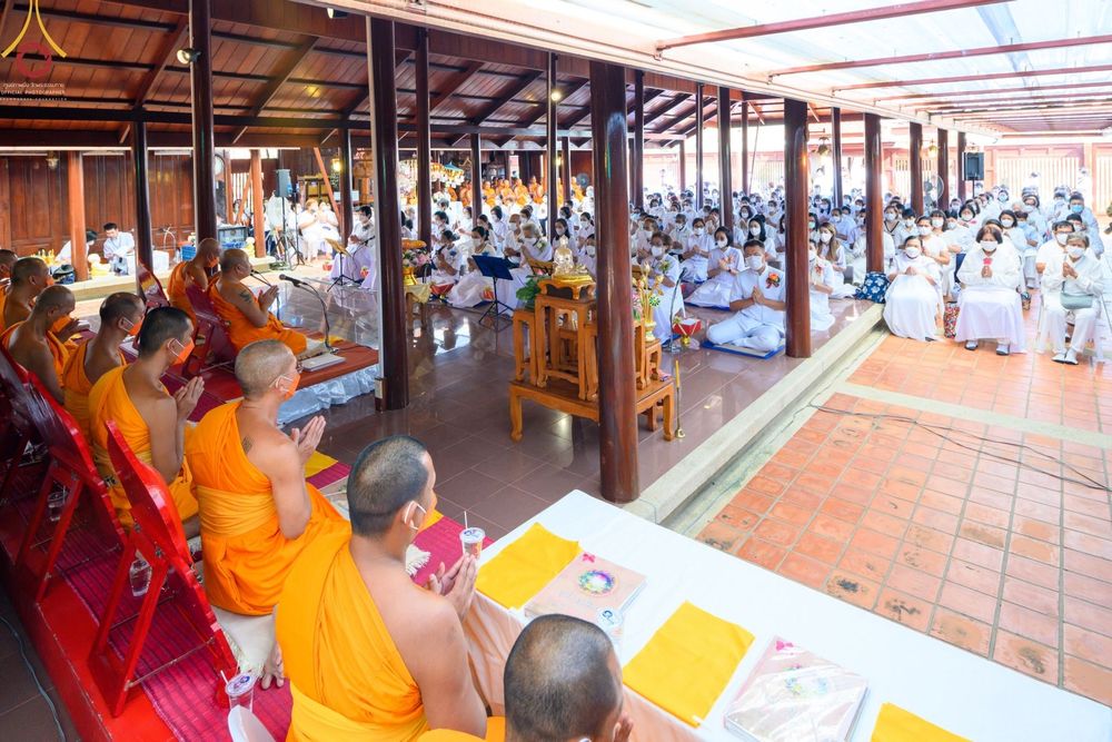 ภาพ No.71595:พระธรรมยาตรา ปฏิบัติศาสนกิจ ทำนุบำรุงศาสนสถาน, ปฏิบัติธรรม ร่วมกับชุมชน,นักเรียนเด็กดีวีสตาร์ และร่วมพิธีทอดผ้าป่าบำรุงศาสนสถาน ในโครงการธรรมยาตรากตัญญูบูชา มหาปูชนียาจารย์ พระมงคลเทพมุนี(สด จนฺทสโร) พระผู้ปราบมาร อนุสรณ์สถาน 7 แห่ง ปีที่ 11 ณ วัดสองพี่น