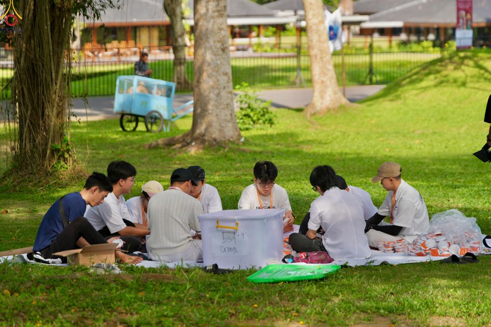 ภาพ No.330082:วันที่ 27-29 พฤษภาคม พ.ศ.2569 MBMI Tangerang (Majelis Agama Buddha Mahanikaya) ได้มีการเตรียมงานเพื่อจัดงานวิสาขบูชานานาชาติ  ชึ่งในงานจะมีการจุดประทีปโคมลาน โคมลอย กว่า 20,000 ดวง  เพื่อน้อมถวายเป็นพุทธบูชา และเพื่อเป็นการกระชับสัมพันธมิตรภาพ