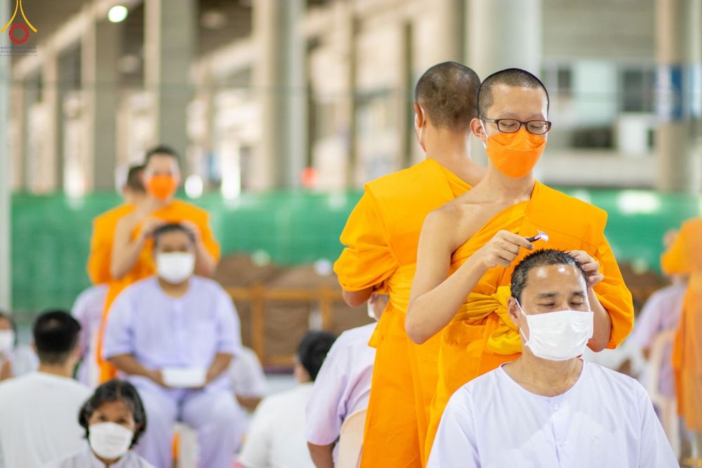 ภาพ No.47504:ประมวลภาพพิธีตัดปอยผม โครงการบรรพชาอุปสมบทหมู่ รุ่นเข้าพรรษา 2565