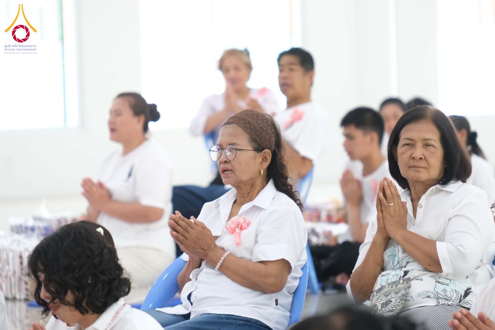 ภาพ No.320899:วันเสาร์ที่ 11 เมษายน พ.ศ.2569 พิธีตักบาตรฉลองสามเณรใหม่ ณ ศูนย์อบรมเยาวชนนครปฐม