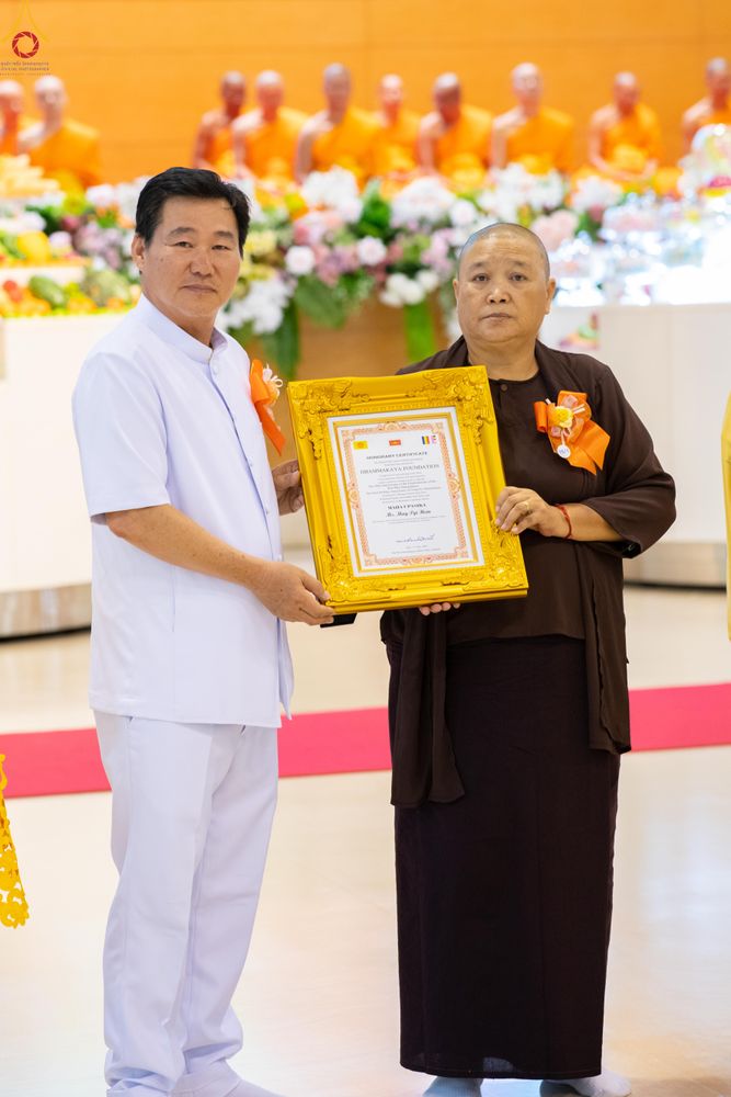 ภาพ No.327801:วันที่ 3 พฤษภาคม พ.ศ.2569 พิธีรับมอบพระบรมสารีริกธาตุ จากสาธารณรัฐแห่งสหภาพเมียนมา ณ ห้องแก้วสารพัดนึก วัดพระธรรมกาย