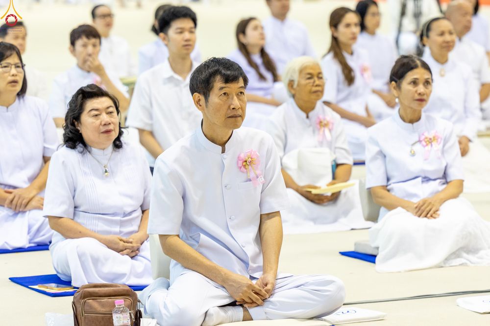 ภาพ No.281113:วันที่ 21 ธันวาคม พ.ศ.2568 พิธีมุทิตาหลวงพ่อทัตตชีโว ณ ห้องแก้วสารพัดนึก วัดพระธรรมกาย