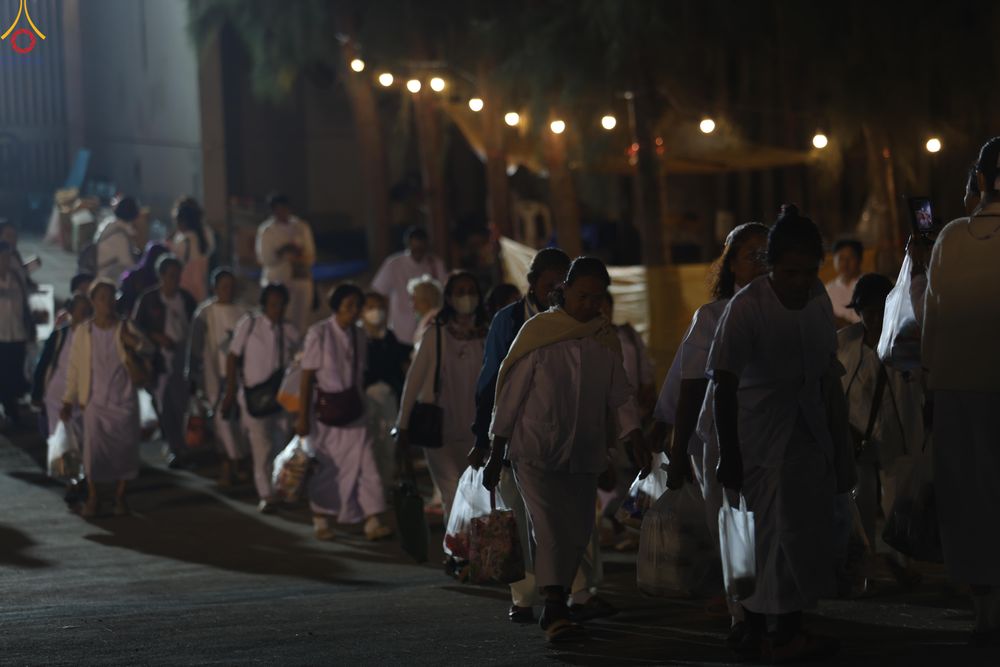 ภาพ No.289154:วันที่ 7 มกราคม พ.ศ. 2569 พิธีตักบาตรพระธรรมยาตรา ณ อนุสรณ์สถานลำดับที่ 1 สถานที่เกิดด้วยรูปกายเนื้อ อนุสรณ์สถานมหาวิหารพระมงคลเทพมุนี (โลตัสแลนด์) อ.สองพี่น้อง จ.สุพรรณบุรี ในโครงการธรรมยาตรา กตัญญูบูชา มหาปูชนียาจารย์ พระมงคลเทพมุนี(สด จนฺทสโร) พระผู้ป