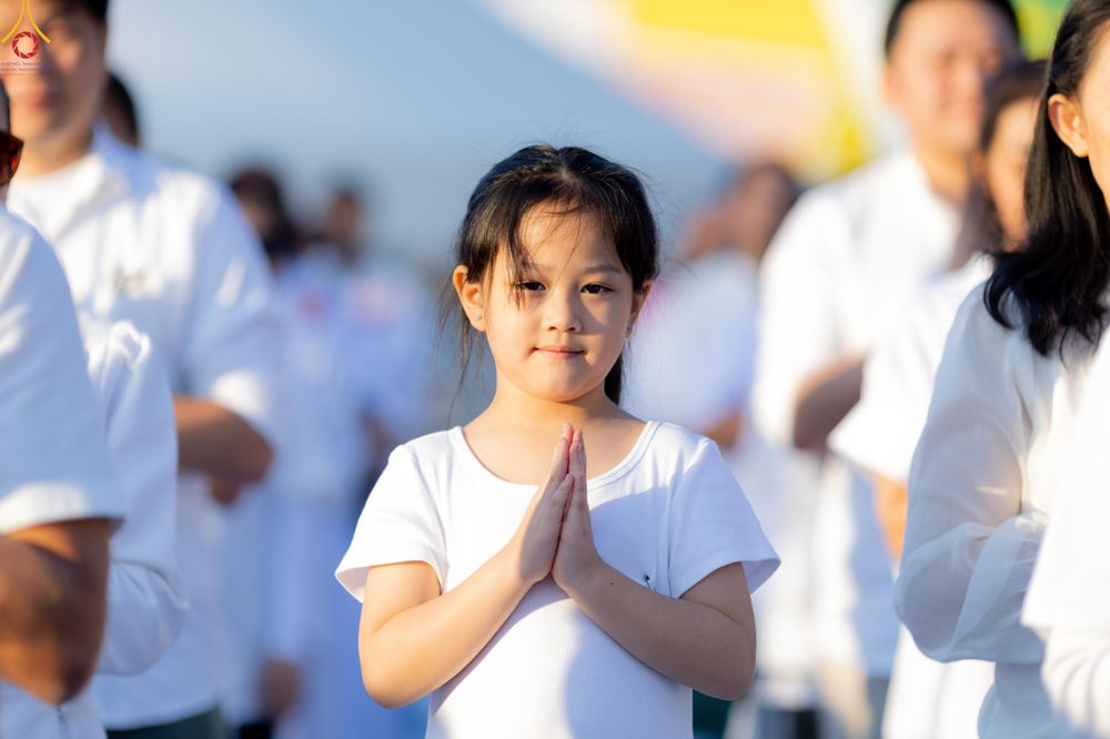 ภาพ No.291960:วันที่ 10 มกราคม พ.ศ. 2569 พิธีจุดประทีปถวายเป็นพุทธบูชา และบูชาธรรมมหาปูชนียาจารย์  ณ อนุสรณ์สถานคลองบางนางแท่น อ.สามพราน จ.นครปฐม ในโครงการธรรมยาตรา กตัญญูบูชา มหาปูชนียาจารย์ พระมงคลเทพมุนี(สด จนฺทสโร) พระผู้ปราบมาร อนุสรณ์สถาน 7 แห่ง ปีที่ 14