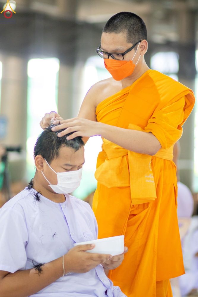 ภาพ No.47501:ประมวลภาพพิธีตัดปอยผม โครงการบรรพชาอุปสมบทหมู่ รุ่นเข้าพรรษา 2565