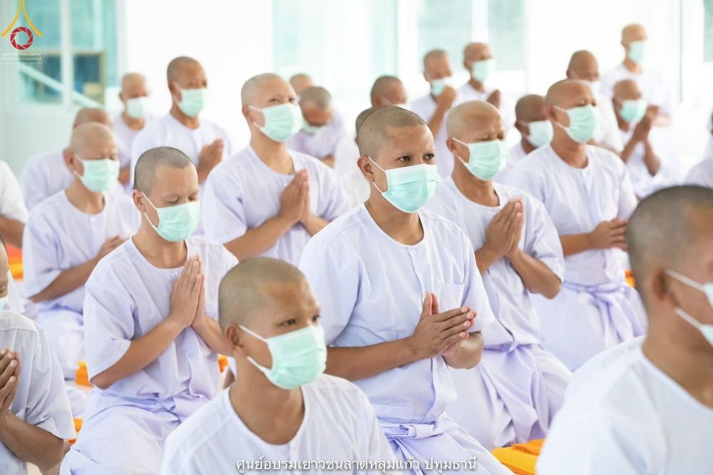 ภาพ No.39686:พิธีตัดปอยผม ปลงผม ขอขมารับผ้าไตรและพิธีบรรพชา ในโครงการอุปสมบท บูชาธรรมมหาปูชนียาจารย์ ประจำปี 2564 ชุดที่ 4