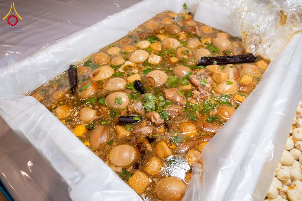 ภาพ No.303566:วันที่ 27 มกราคม พ.ศ. 2569 พิธีถวายภัตตาหารเป็นสังฆทาน แด่พระธรรมยาตรา ณ วัดพระธรรมกาย  จังหวัดปทุมธานี ในโครงการธรรมยาตรา กตัญญูบูชา มหาปูชนียาจารย์ พระมงคลเทพมุนี(สด จนฺทสโร) พระผู้ปราบมาร อนุสรณ์สถาน 7 แห่ง ปีที่ 14