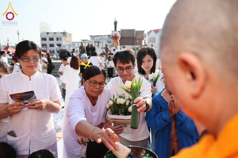 ภาพ No.312913:วันอาทิตย์ที่ 8 มีนาคม พ.ศ.2569 ทำบุญเมืองนครราชสีมา 558 ปี ตักบาตรพระ 10,000 รูป (ภาพชุดที่ 2)