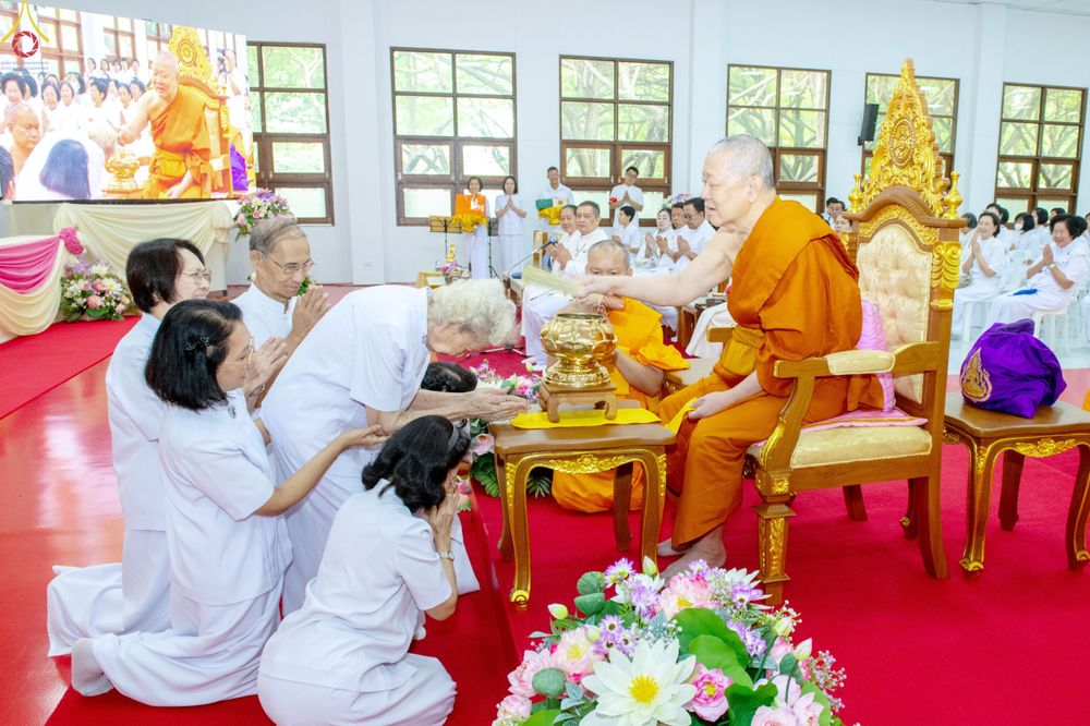 ภาพ No.328636:วันอังคารที่ 12 พฤษภาคม พ.ศ.2569 เจ้าประคุณสมเด็จพระมหารัชมงคลมุนี กรรมการมหาเถรสมาคม เจ้าคณะหนกลาง วัดไตรมิตรวิทยาราม วรวิหาร โปรดเมตตาเป็นองค์ประธาน พิธีเจริญพระพุทธมนต์ อายุวัฒนมงคล 98 ปี คุณแม่จุรี สุทธิผล ณ อาคารปลูกศรัทธา 2 วัดพระธรรมกาย