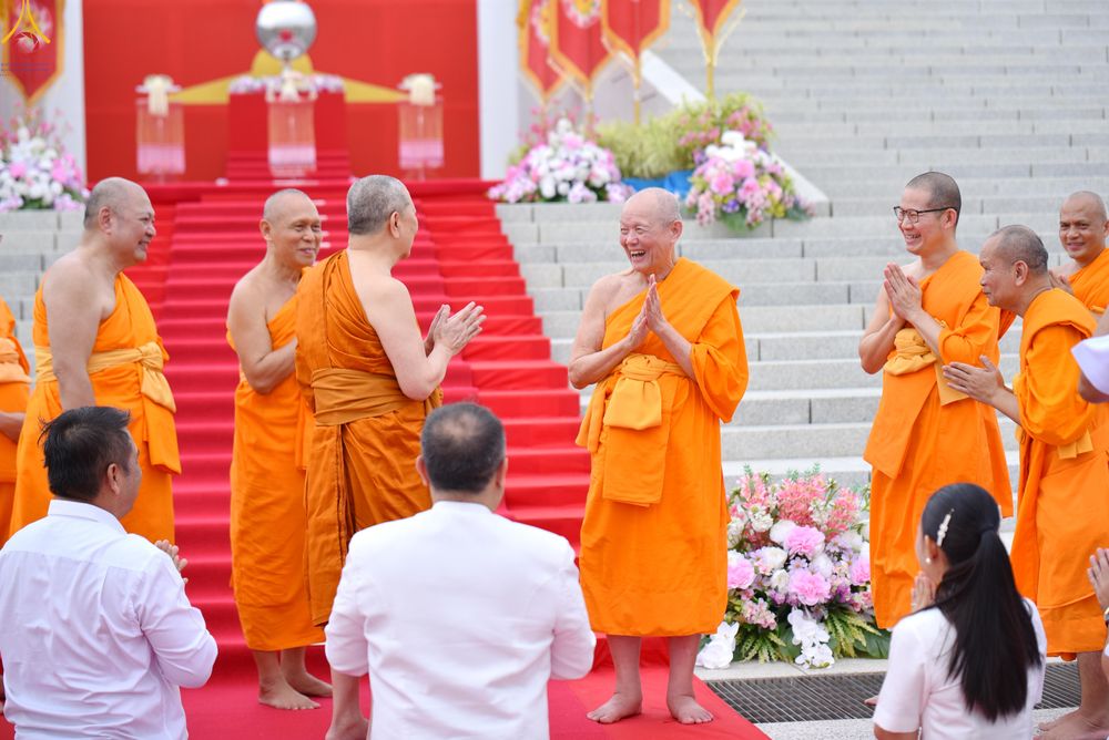 ภาพ No.328559:วันอังคารที่ 12 พฤษภาคม พ.ศ.2569 เจ้าประคุณสมเด็จพระมหารัชมงคลมุนี กรรมการมหาเถรสมาคม เจ้าคณะหนกลาง วัดไตรมิตรวิทยาราม วรวิหาร โปรดเมตตาเป็นองค์ประธาน พิธีเจริญพระพุทธมนต์ อายุวัฒนมงคล 98 ปี คุณแม่จุรี สุทธิผล ณ อาคารปลูกศรัทธา 2 วัดพระธรรมกาย