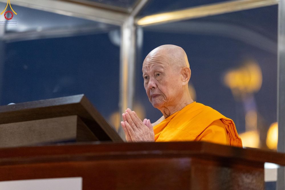 ภาพ No.279343:พิธีจุดวิสาขประทีป พิธีเวียนประทักษิณ ในวันวิสาขบูชา พุธที่ 22 พฤษภาคม พ.ศ. 2567 ( วันพระขึ้น 15 ค่ำ เดือน 6 ) ณ ลานธรรม พระมหาธรรมกายเจดีย์ วัดพระธรรมกาย จ.ปทุมธานี