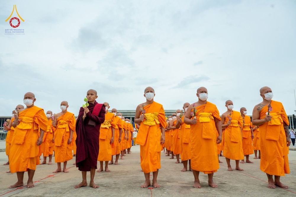 ภาพ No.52101:ประมวลภาพพิธีตักบาตรมิตรภาพไทย-เมียนมาร์ 105 รูป ณ วัดพระธรรมกาย
