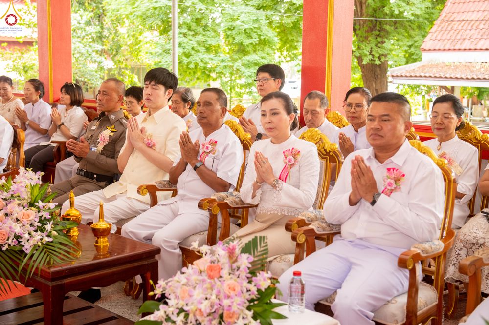 ภาพ No.339253:วันเสาร์ที่ 27 มิถุนายน พ.ศ. 2569 พิธีตักบาตรแด่คณะสงฆ์ 323 วัด 4 จังหวัดชายแดนภาคใต้ พิธีถวายสังฆทานแด่คณะสงฆ์ 323 วัด ปีที่ 22 ครั้งที่ 187 พิธีมอบกองทุนหนุนแรงใจช่วยครูใต้ ปีที่ 19 ครั้งที่ 150 และพิธีทำบุญอุทิศส่วนกุศลให้ผู้วายชนม์