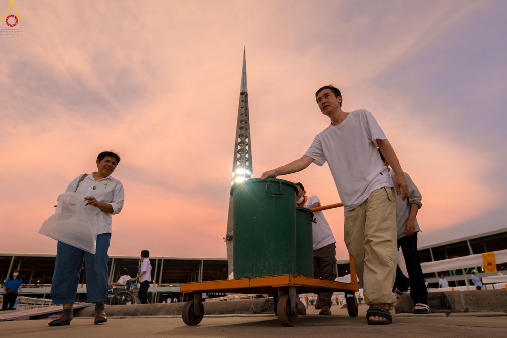 ภาพ No.320455:วันที่ 9 เมษายน พ.ศ.2569 การเตรียมงาน มัดถุงน้ำ ถ่วงขาโต๊ะไทยธรรม เพื่องานถวายมหาสังฆทาน 40,000 กว่าวัดทั่วประเทศ วันคุ้มครองโลก 22 เมษายน พ.ศ.2569 วัดพระธรรมกาย