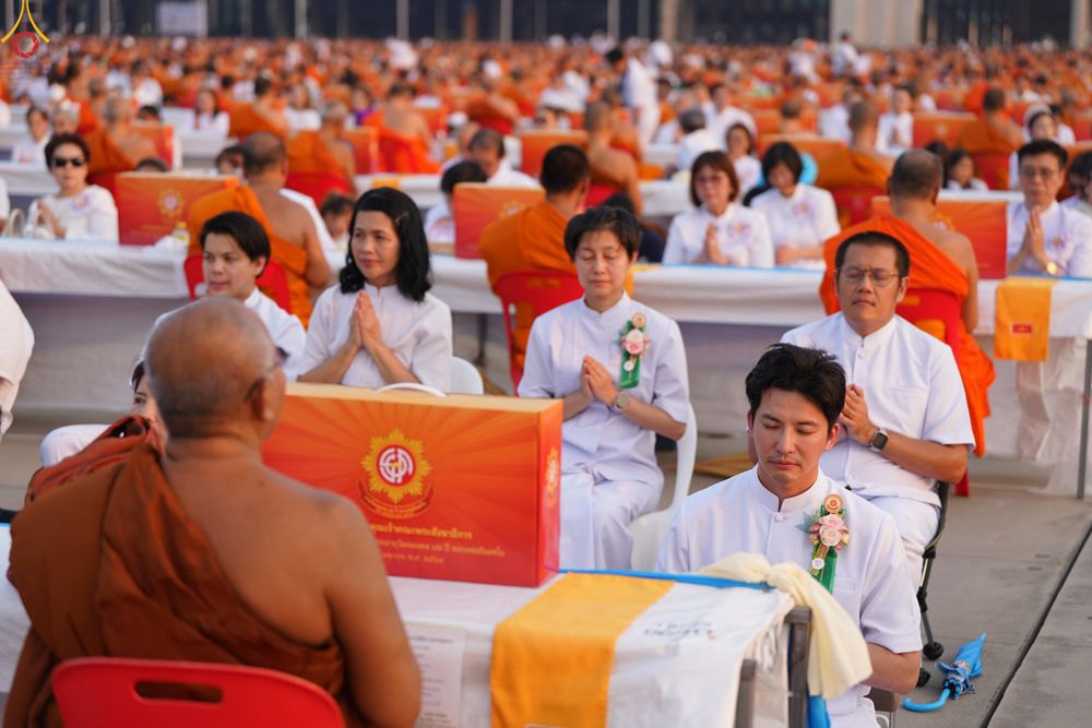 ภาพ No.324057:วันที่ 22 เมษายน พ.ศ.2569 (วันคุ้มครองโลก) พิธีถวายมหาสังฆทาน 40,000 กว่าวัดทั่วประเทศ ณ ลานธรรม พระมหาธรรมกายเจดีย์ วัดพระธรรมกาย