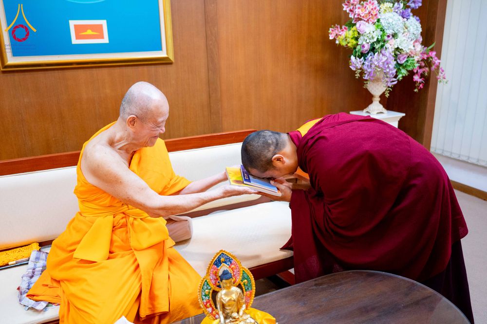 ภาพ No.317561:วันอังคารที่ 24 มีนาคม พ.ศ.2569  หลวงพ่อทัตตชีโว รองเจ้าอาวาส วัดพระธรรมกาย ต้อนรับปฏิสันถารคณะลามะจากทิเบต