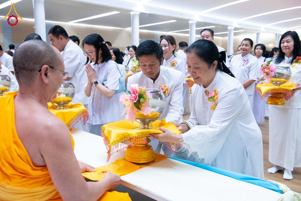 ภาพ No.310734:วันอาทิตย์ที่ 22 กุมภาพันธ์ พ.ศ. 2569 พิธีถวายโคมมาฆประทีป ณ ห้องแก้วสารพัดนึก 2 วัดพระธรรมกาย จ.ปทุมธานี