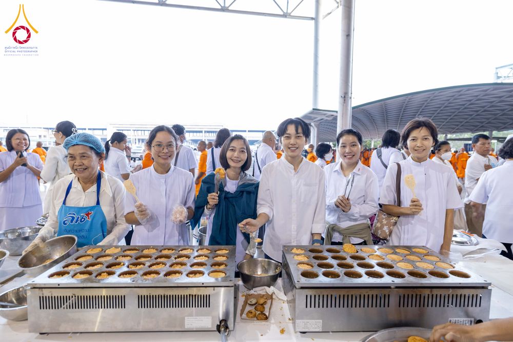 ภาพ No.279150:วันที่ 2 มกราคม พ.ศ.2569 พิธีถวายภัตตาหารเป็นสังฆทาน แด่พระธรรมยาตรา ณ วัดพระธรรมกาย ปทุมธานี ในโครงการธรรมยาตรา กตัญญูบูชา มหาปูชนียาจารย์ พระมงคลเทพมุนี(สด จนฺทสโร) พระผู้ปราบมาร อนุสรณ์สถาน 7 แห่ง ปีที่ 14