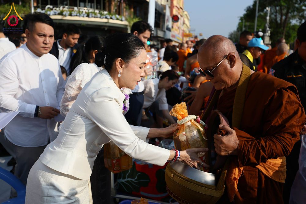ภาพ No.312903:วันอาทิตย์ที่ 8 มีนาคม พ.ศ.2569 ทำบุญเมืองนครราชสีมา 558 ปี ตักบาตรพระ 10,000 รูป (ภาพชุดที่ 2)