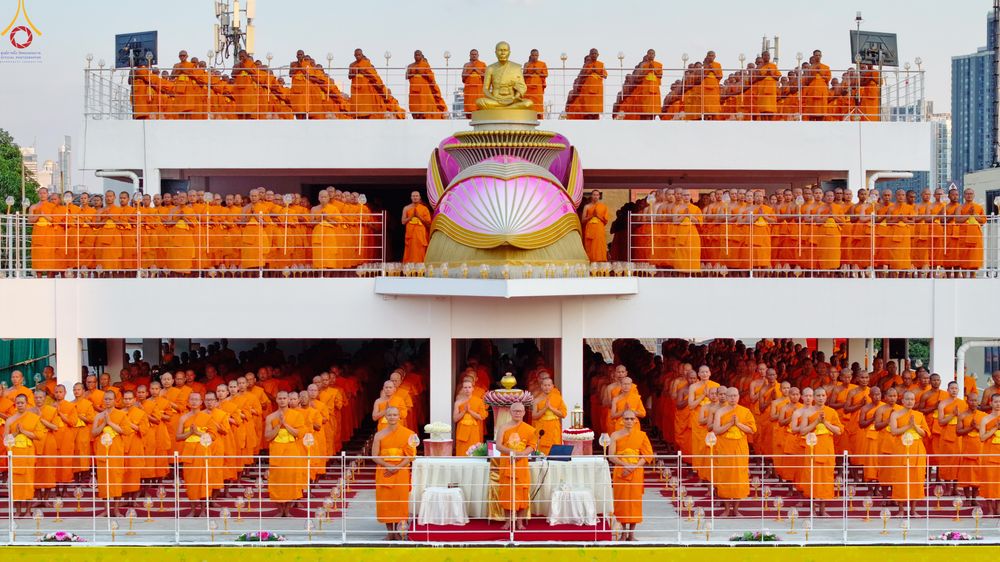 ภาพ No.302820:วันที่ 24 มกราคม พ.ศ. 2569 พิธีจุดประทีปธรรมถวายเป็นพุทธบูชา  และบูชาธรรมมหาปูชนียาจารย์  ณ อาคารธรรมยาตรา กตัญญูบูชามหาปูชนียาจารย์  ตรงข้ามวัดปากน้ำภาษีเจริญ จ.กรุงเทพมหานคร ในโครงการธรรมยาตรา กตัญญูบูชา มหาปูชนียาจารย์ พระมงคลเทพมุนี(สด จนฺทสโร) พระผู