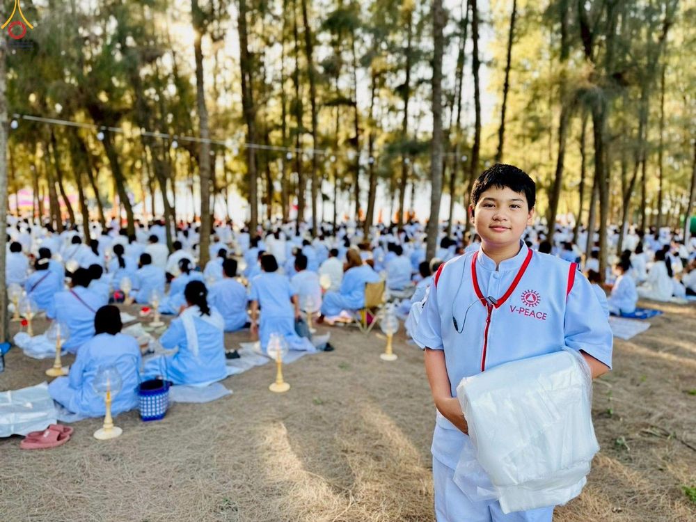 ภาพ No.301420:ภาพเบื้องหลังอาสาสมัครรวมใจ ชุดที่ 4 ในโครงการธรรมยาตรา กตัญญูบูชา มหาปูชนียาจารย์ พระมงคลเทพมุนี(สด จนฺทสโร) พระผู้ปราบมาร อนุสรณ์สถาน 7 แห่ง ปีที่ 14