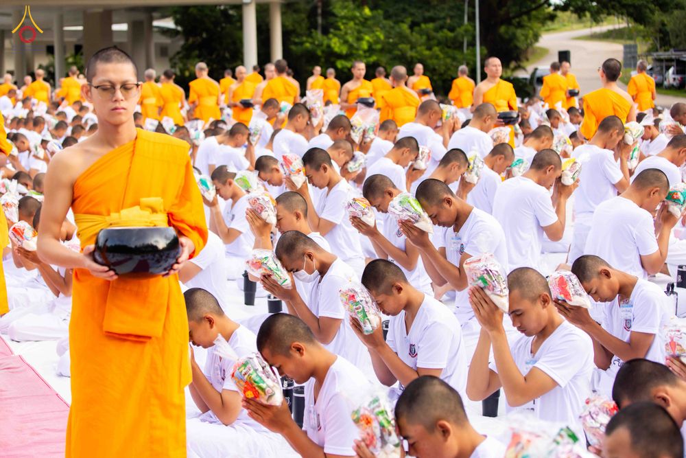 ภาพ No.341021:วันที่ 26 กรกฎาคม พ.ศ. 2569 โครงการพัฒนาคุณธรรม จริยธรรม สำหรับนักเรียนนายสิบตำรวจ (นสต.) รุ่นที่ 17 ศูนย์ฝึกอบรมตำรวจภูธรภาค 1 ได้จัดกิจกรรม ตักบาตรเพื่อน้อมอุทิศถวายเพื่อเป็นพระราชกุศลฯ  และปฏิบัติธรรม ติวธรรมมะ ณ ศูนย์ปฏิบัติธรรมเวิล์ดพีช วัลเล่ย์ (Wo