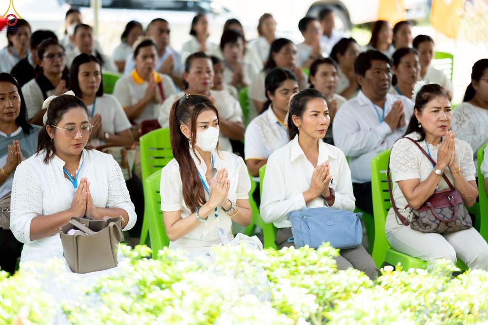 ภาพ No.234536:วันพฤหัสบดีที่ 24 กรกฎาคม พ.ศ. 2568 พิธีถวายสังฆทานแก่คณะสงฆ์ 323 วัด , พิธีมอบกองทุนหนุนแรงใจช่วยครูใต้ , พิธีทำบุญส่วนกุศลแด่ผู้วายชนม์ ในเหตุการณ์ความไม่สงบ 4 จังหวัด ชายแดนภาคใต้ (ปัตตานี , ยะลา , นราธิวาส , สงขลา) ปีที่ 21 ครั้งที่ 179 ณ วัดเวฬุวัน 