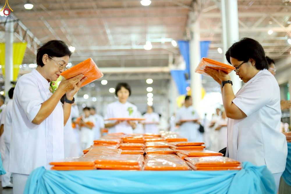 ภาพ No.244082:วันอาทิตย์ที่ 7 กันยายน พ.ศ. 2568 พิธีทอดผ้าป่าสมทบกฐินวัดพระธรรมกาย และสมทบกฐิน 30,000 วัดทั่วไทย ครั้งที่ 2 ณ ห้องแก้วสารพัดนึก 1 วัดพระธรรมกาย