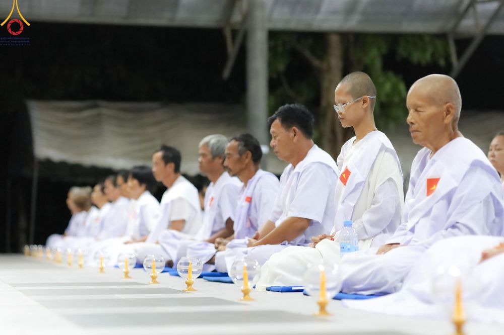 ภาพ No.158428:โครงการอบรมอุบาสก อุบาสิกาแก้ว  ตัวแทนทอดกฐิน 30,000 วัด ทั่วไทย บูชาธรรม 80 ปี หลวงพ่อธัมมชโย ระหว่างวันที่ 20-22 กันยายน พ.ศ. 2567 ณ จังหวัดบุรีรัมย์ รุ่นที่ 3