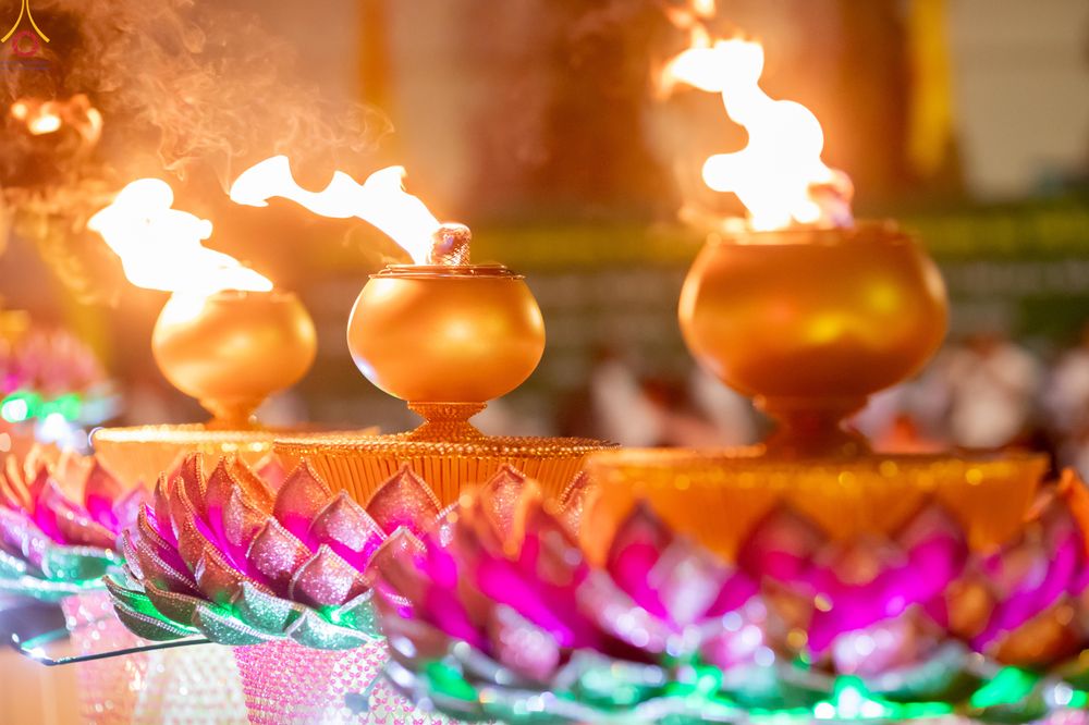 ภาพ No.297165:วันที่ 17 มกราคม พ.ศ. 2569 พิธีจุดประทีปถวายเป็นพุทธบูชา และบูชาธรรมมหาปูชนียาจารย์ (ภาพชุดที่ 2) ณ วัดโบสถ์บน ต.บางคูเวียง จ.นนทบุรี อนุสรณ์สถานลำดับที่ 4 สถานที่เกิดด้วยกายธรรม ในโครงการธรรมยาตรา กตัญญูบูชา มหาปูชนียาจารย์ พระมงคลเทพมุนี(สด จนฺทสโร) พร