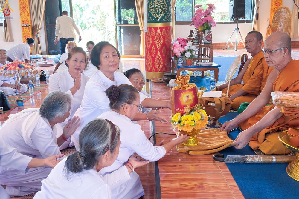 ภาพ No.281996:วันที่ 29 ตุลาคม พ.ศ. 2568 พิธีทอดกฐินสามัคคีทั่วไทย 30,000 วัด  โดยคณะศิษยานุศิษย์ บูชาธรรม 81 ปี  หลวงพ่อธัมมชโย ณ วัดหนองแซงสร้อย ต.น้ำพ่น  อ.หนองวัวซอ จ.อุดรธานี