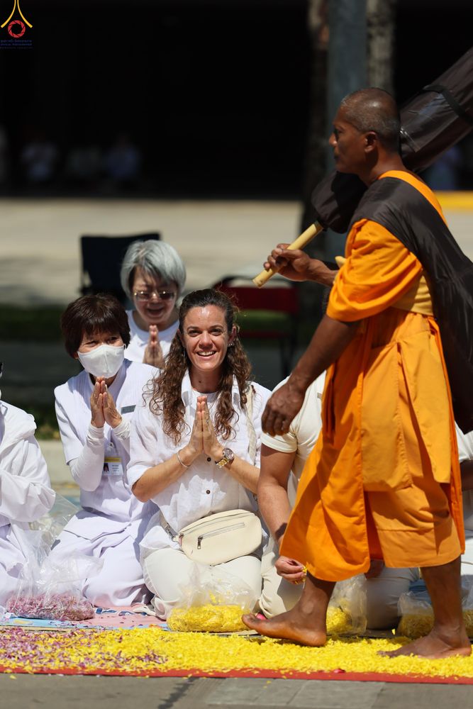 ภาพ No.304641:วันที่ 25 มกราคม พ.ศ. 2569 พิธีต้อนรับพระธรรมยาตรา (ภาพชุดที่ 2) รร.สามัคคีราษฏร์บำรุง-วัดพระธรรมกาย ในโครงการธรรมยาตรา กตัญญูบูชา มหาปูชนียาจารย์ พระมงคลเทพมุนี(สด จนฺทสโร) พระผู้ปราบมาร อนุสรณ์สถาน 7 แห่ง ปีที่ 14