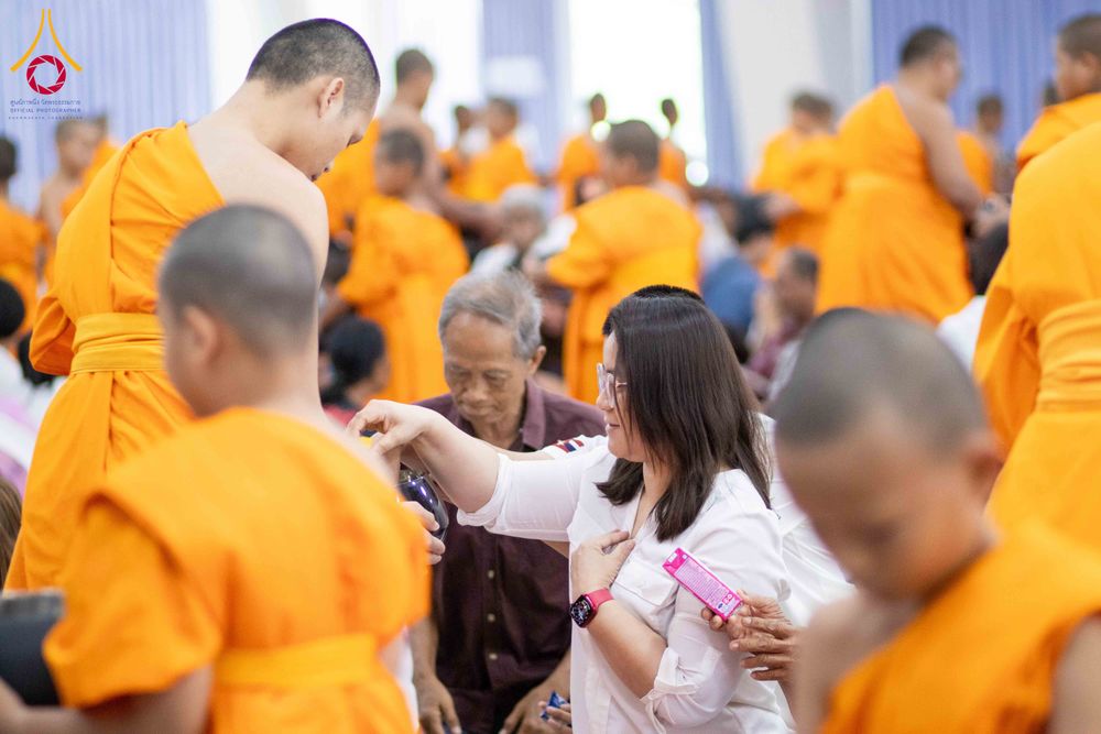 ภาพ No.321877:วันที่ 12 เมษายน พ.ศ.2569 ตักบาตรสงกรานต์ฉลองสามเณรใหม่  ณ ศูนย์ปฏิบัติธรรมระยอง(บ้านช่องลม)